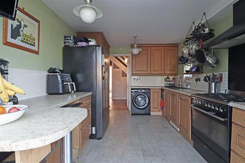 4 bedroom detached house for sale, Honeycrock Lane, Salfords, Redhill