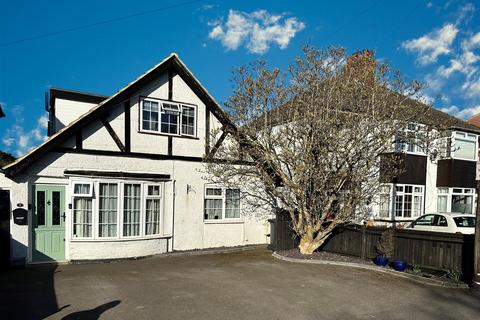 4 bedroom detached house for sale, Honeycrock Lane, Salfords, Redhill