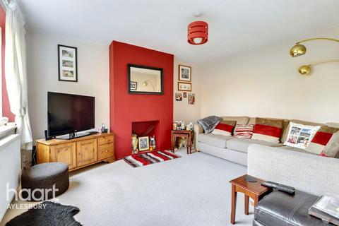 5 Grasmere, Aylesbury, HP21 9TU