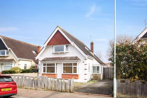 4 bedroom chalet for sale, Balcombe Avenue, Worthing BN14 7RU