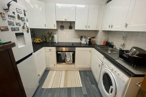 1 bedroom flat to rent, Fords park road, Canning Town E16