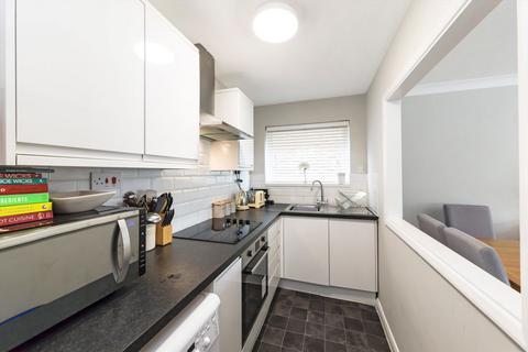 2 bedroom flat to rent, Spencer Hill, Wimbledon