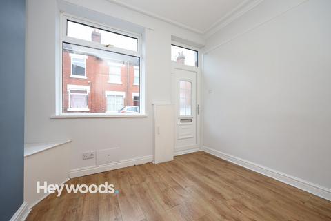 2 bedroom terraced house to rent, Smith Child Street, Stoke-on-Trent, Staffordshire