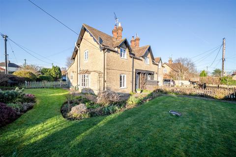 2 bedroom semi-detached house for sale, The Hamlet, Chippenham