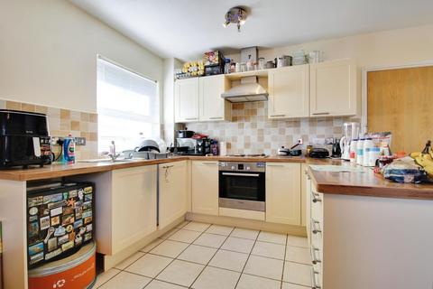 2 bedroom flat for sale, Hebden Close, Swindon, SN25