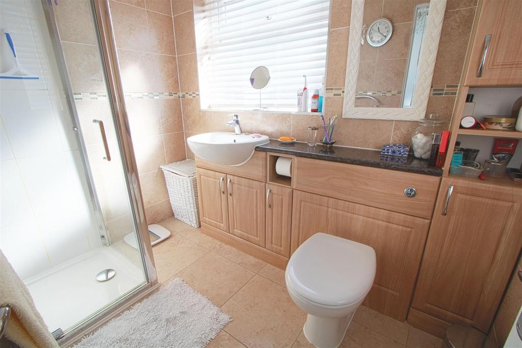 SHOWER ROOM.jpg