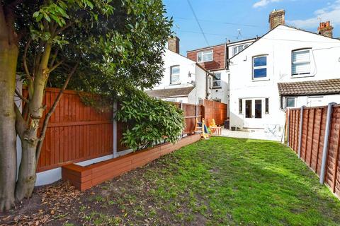 4 bedroom terraced house for sale, Canterbury Street, Gillingham ME7