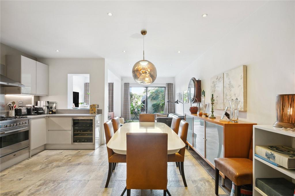 Kitchen/Dining