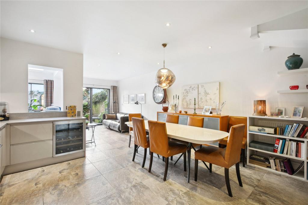 Kitchen/Dining