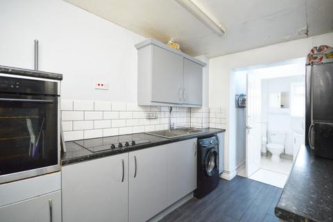 16 Ashcott, Bristol, BS14 0AG
