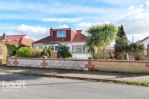 4 bedroom chalet for sale, Alford Grove, Norwich