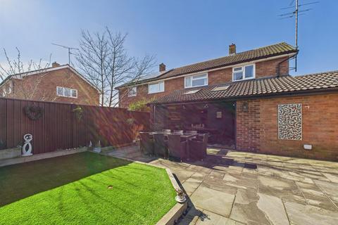 3 bedroom semi-detached house for sale, Gilmore Road, Aylesbury HP20