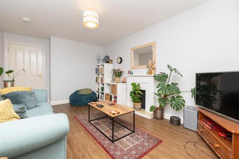 4 Hedgers Close, Ashton, Bristol, BS3 2SX
