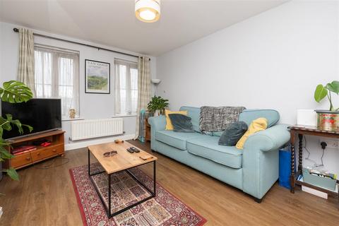 4 Hedgers Close, Ashton, Bristol, BS3 2SX