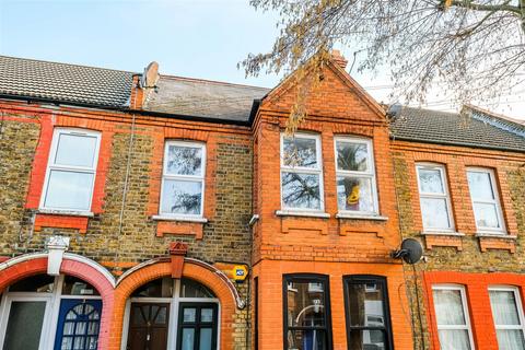 2 bedroom flat for sale, Kettlebaston Road, Leyton