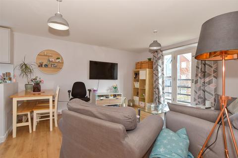 2 bedroom apartment for sale, George Stewart Avenue, Faversham, Kent