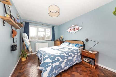 1 bedroom flat for sale, Rosendale Road, London, SE21