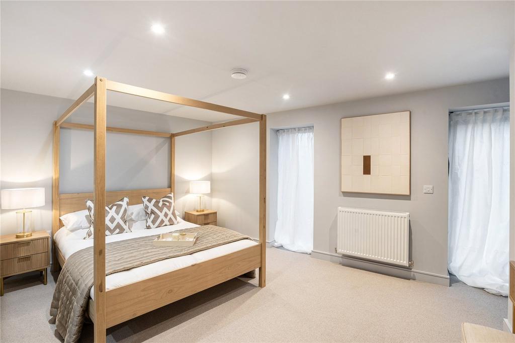 Show Apartment