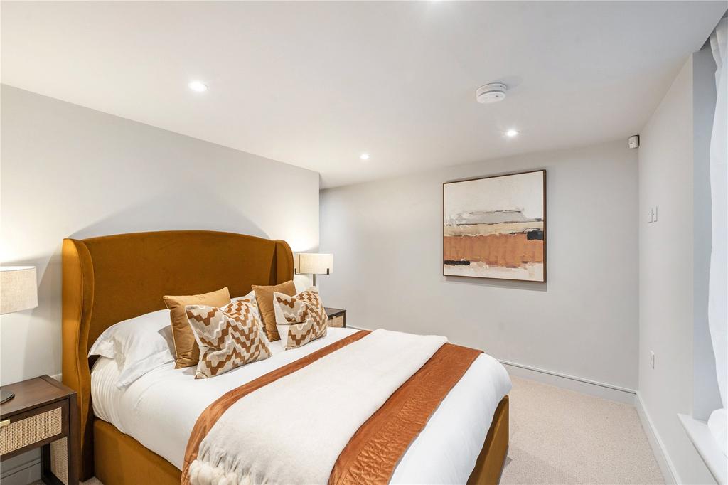 Show Apartment