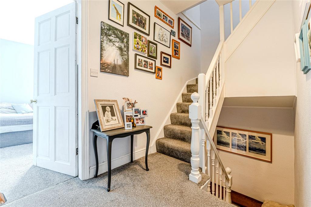 Low Lane, Horsforth, Leeds 3 bed terraced house for sale £274,950