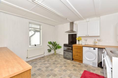 62 Priory Road, Tonbridge, TN9 2BL