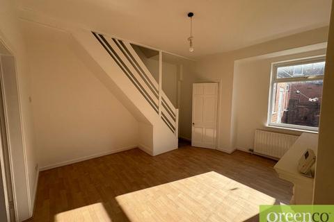 2 bedroom terraced house to rent, Deyne Street, Salford M6