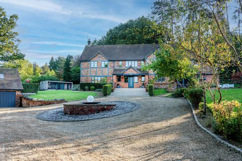 5 bedroom detached house for sale, Hare Lane, Little Kingshill, Great Missenden, Buckinghamshire, HP16