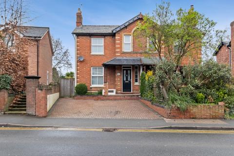 3 bedroom semi-detached house to rent, Worcester Road, Malvern, Worcestershire, WR14 1AN