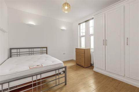 3 bedroom flat to rent, Upper Tooting Road, London, SW17