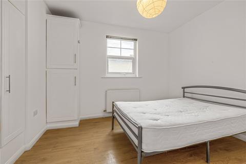 3 bedroom flat to rent, Upper Tooting Road, London, SW17