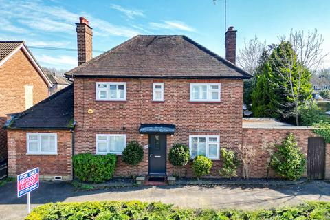 3 bedroom detached house for sale, Priests Lane, Shenfield, Brentwood