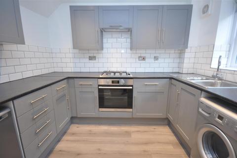 3 bedroom end of terrace house to rent, St. Andrew Place, York