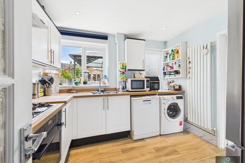 88 Ashdown Drive, Crawley, RH10 5EY