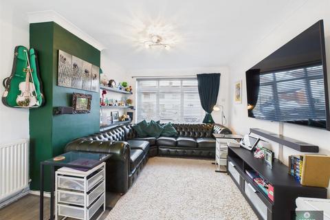 88 Ashdown Drive, Crawley, RH10 5EY