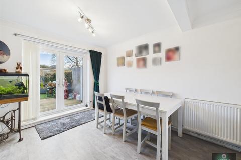 88 Ashdown Drive, Crawley, RH10 5EY