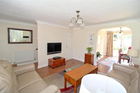 3 bedroom semi-detached house for sale, Jubilee Gardens, Seaford