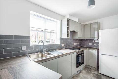 2 bedroom flat to rent, Macmillan Way Balham SW17