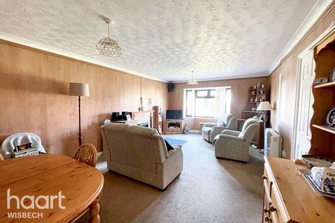 3 bedroom detached bungalow for sale, Cornfields, Tydd St Giles