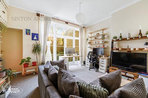 Flat 1, 15 Amherst Avenue, London, W13 8NQ