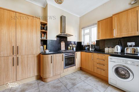 Flat 1, 15 Amherst Avenue, London, W13 8NQ
