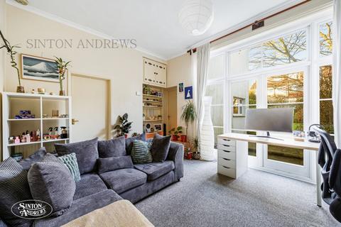 Flat 1, 15 Amherst Avenue, London, W13 8NQ