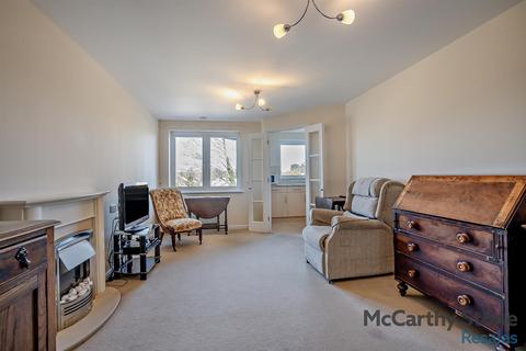 1 bedroom apartment for sale, Benedict Court, Western Avenue, Newbury