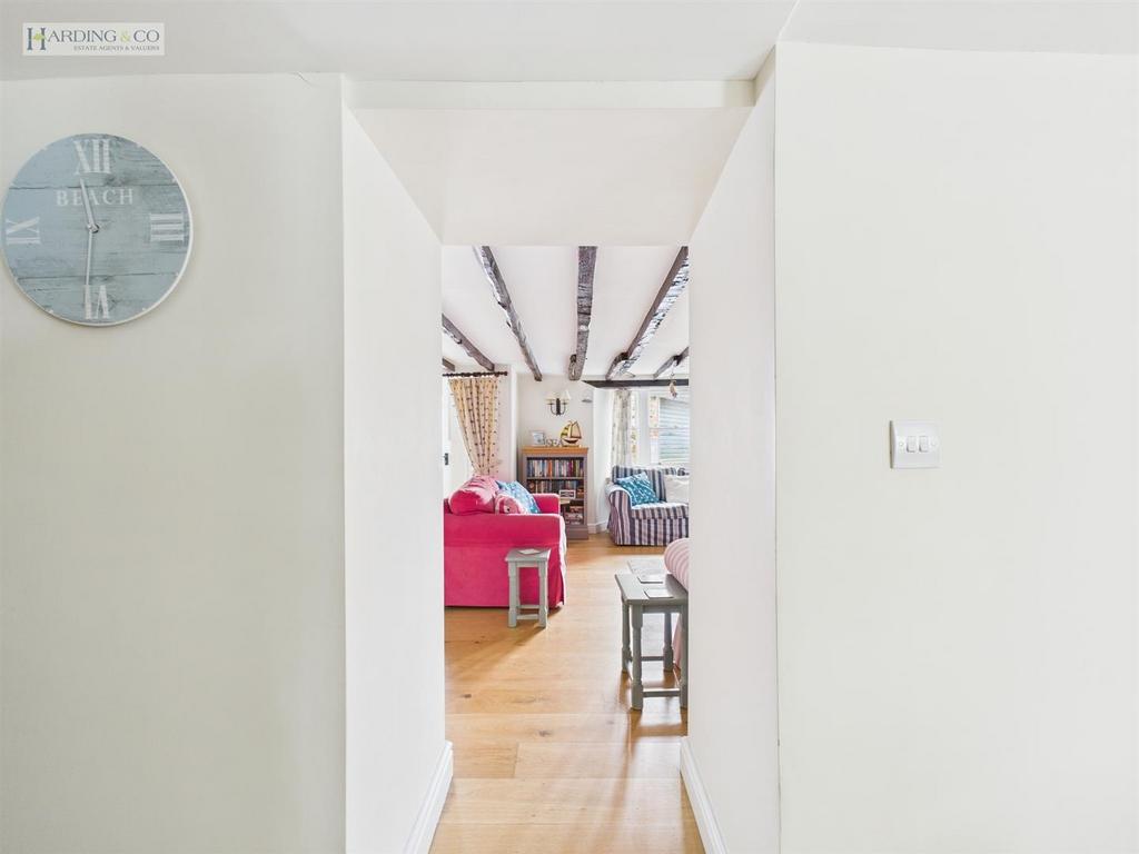 Sitting room new vi.jpg