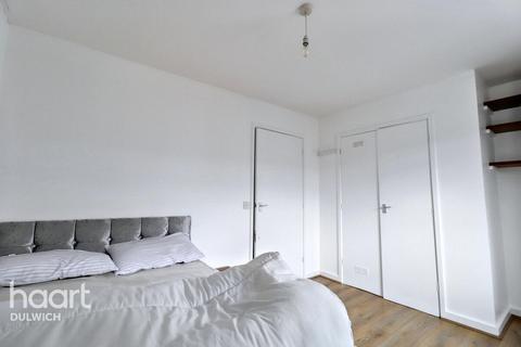 2 bedroom terraced house to rent, Watts Street, London