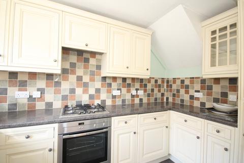 3 bedroom semi-detached house to rent, Woking GU21