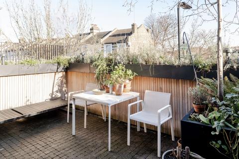 3 bedroom end of terrace house for sale, Leswin Road, London N16