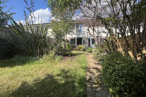 3 bedroom terraced house to rent, Deerswood Avenue, Hatfield