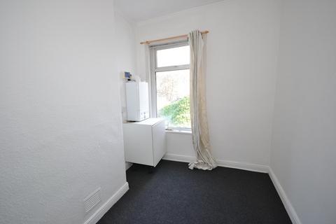 2 bedroom terraced house to rent, Carlisle Avenue, Hull HU3