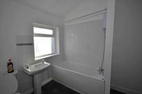 2 bedroom terraced house to rent, Carlisle Avenue, Hull HU3