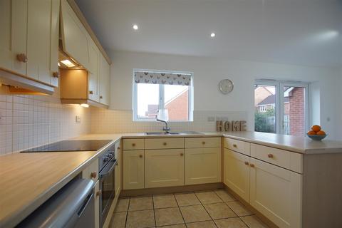 3 bedroom detached house to rent, Morecroft Drive, Chase Meadow